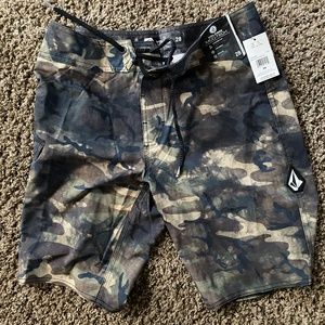 volcom mens boardshorts size 28 brand new with tags